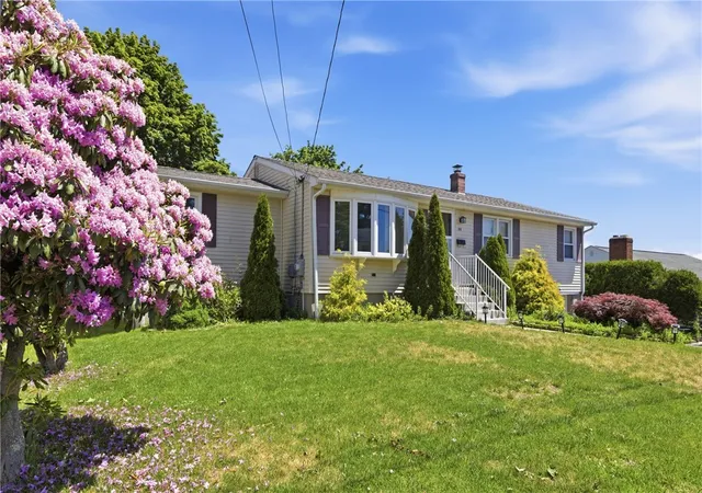 Homes for sale in Cranston, RI | 39 Salem Ave, Cranston, RI 02920 | MLS# 1414420