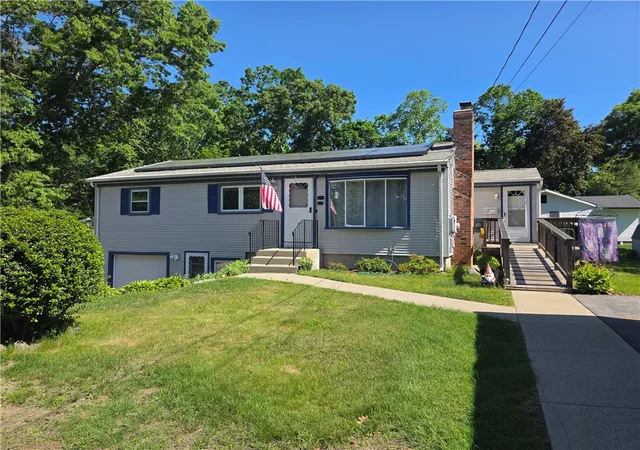 Homes for sale in Coventry, RI | 1 Hopkins Ct, Coventry, RI 02816 | MLS# 1410311