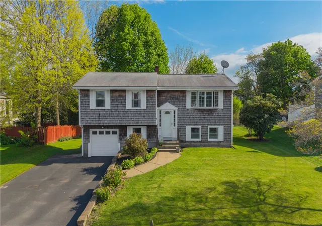 Homes for sale in Middletown, RI | 20 Namquid Dr, Middletown, RI 02842 | MLS# 1413958