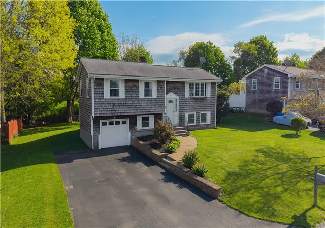 Homes for sale in Middletown, RI | 20 Namquid Dr, Middletown, RI 02842 | MLS# 1413958