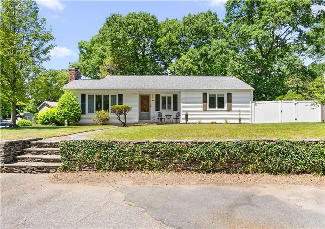 1st image of 417 Squantum Dr, Warwick, RI 02888 | MLS# 1414411