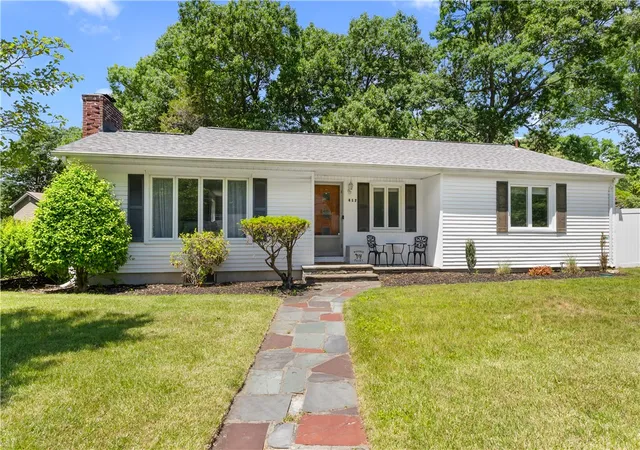 5th image of 417 Squantum Dr, Warwick, RI 02888 | MLS# 1414411