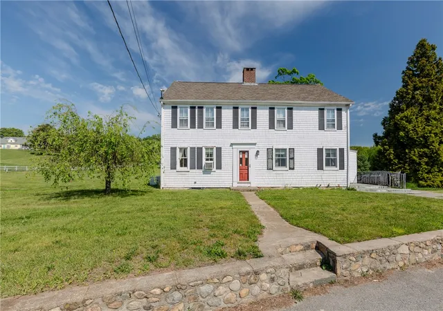 Homes for sale in Smithfield, RI | 60 Colwell Rd, Smithfield, RI 02828 | MLS# 1414555