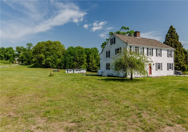 Homes for sale in Smithfield, RI | 60 Colwell Rd, Smithfield, RI 02828 | MLS# 1414555