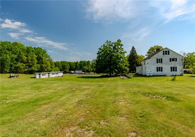 Homes for sale in Smithfield, RI | 60 Colwell Rd, Smithfield, RI 02828 | MLS# 1414555