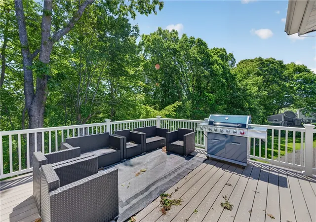 Homes for sale in Westerly, RI | 40 Pound Rd, Westerly, RI 02891 | MLS# 1414566
