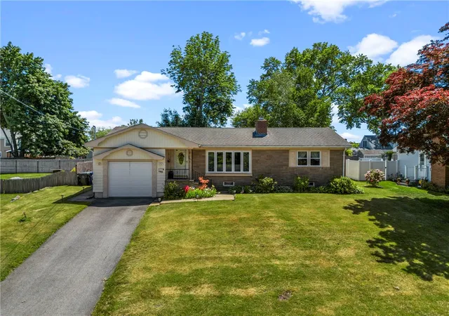 Homes for sale in East Providence, RI | 105 Walmer Ave, East Providence, RI 02914 | MLS# 1414481