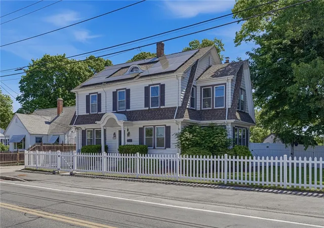 Homes for sale in Lincoln, RI | 1175 Lonsdale Ave, Lincoln, RI 02865 | MLS# 1414484