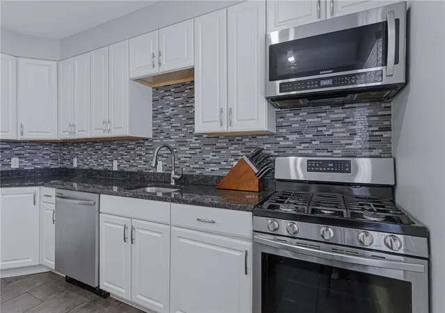 Homes for sale in Lincoln, RI | 1175 Lonsdale Ave, Lincoln, RI 02865 | MLS# 1414484