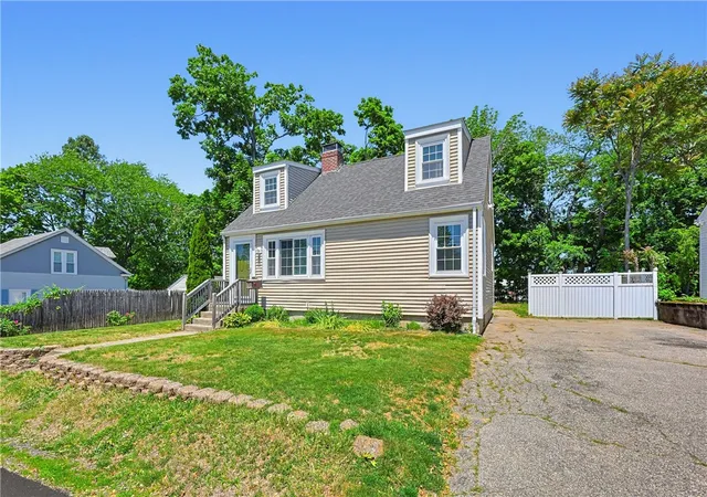 3rd image of 14 Jenks St, East Providence, RI 02914 | MLS# 1414587