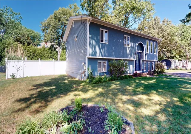 4th image of 17 Tell St, Warwick, RI 02889 | MLS# 1414588
