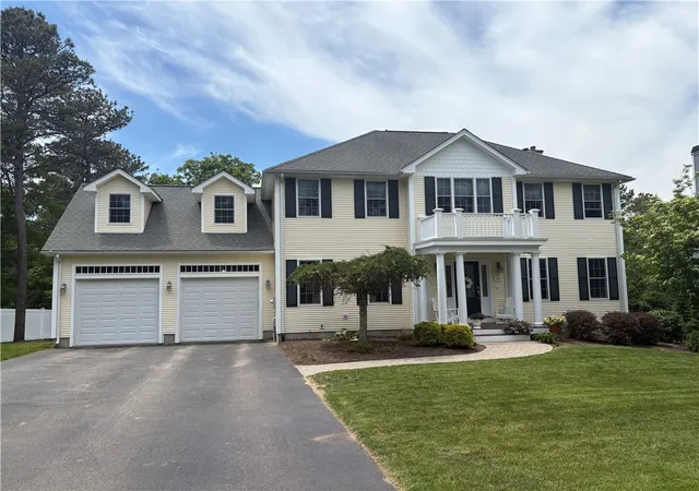 Homes for sale in South Kingstown, RI | 30 Whispering Pine Trl, South Kingstown, RI 02879 | MLS# 1414577