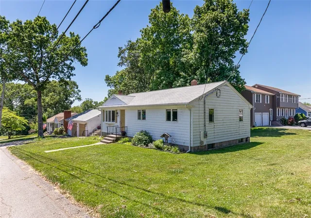 Homes for sale in Cumberland, RI | 20 Terrace Ave, Cumberland, RI 02864 | MLS# 1414663