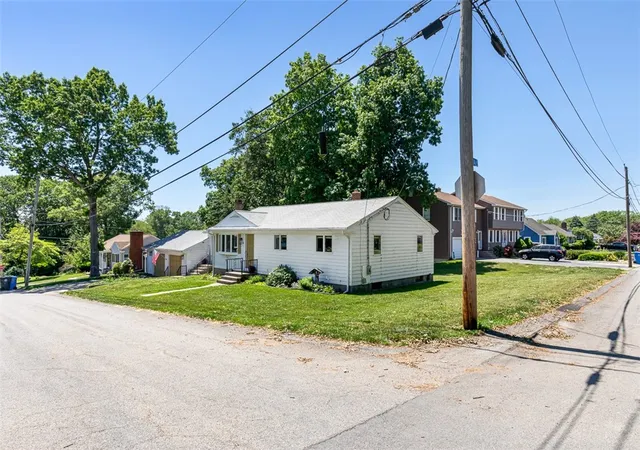 Homes for sale in Cumberland, RI | 20 Terrace Ave, Cumberland, RI 02864 | MLS# 1414663