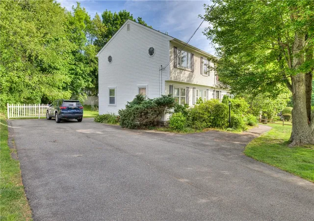 Homes for sale in Tiverton, RI | 117 Bulgarmarsh Rd, Tiverton, RI 02878 | MLS# 1414533