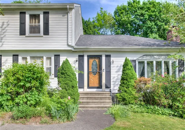 Homes for sale in Tiverton, RI | 117 Bulgarmarsh Rd, Tiverton, RI 02878 | MLS# 1414533