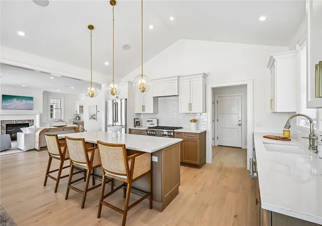 Photo 3 of Sale Pending at 16 Lookout Ln, Portsmouth, RI 02871 | MLS# 1412349 | Listing updated on 2026-06-08