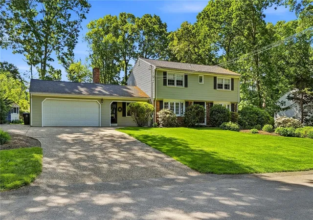 Homes for sale in Cumberland, RI | 43 Follett St, Cumberland, RI 02864 | MLS# 1414535