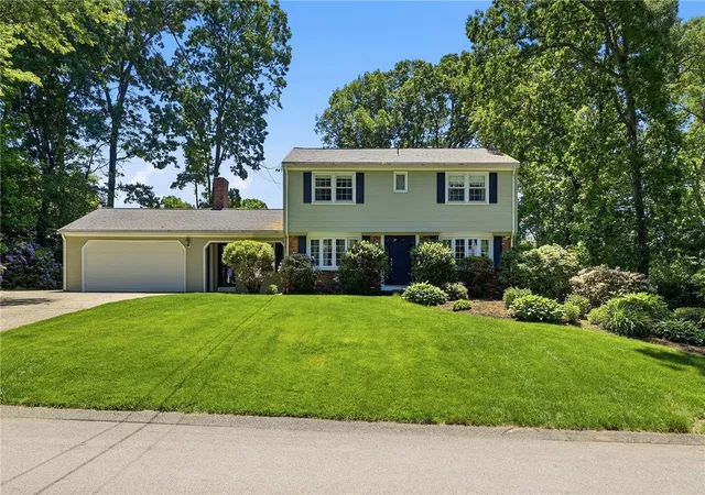 Homes for sale in Cumberland, RI | 43 Follett St, Cumberland, RI 02864 | MLS# 1414535