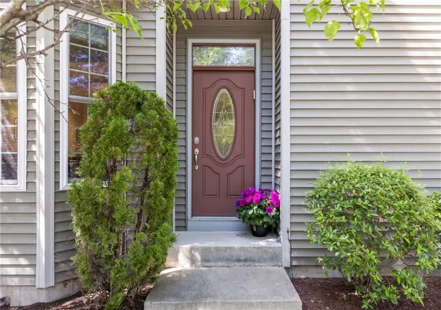 Homes for sale in Lincoln, RI | 315 Old River Rd #6, Lincoln, RI 02838 | MLS# 1413984