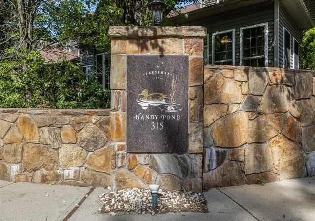 Homes for sale in Lincoln, RI | 315 Old River Rd #6, Lincoln, RI 02838 | MLS# 1413984