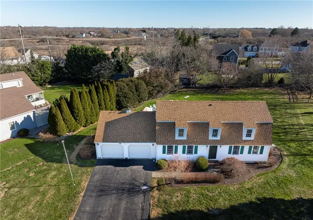 Homes for sale in Middletown, RI | 20 Samson Ln, Middletown, RI 02842 | MLS# 1414479