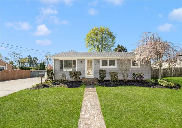 Homes for sale in Coventry, RI | 9 Long Pond Rd, Coventry, RI 02816 | MLS# 1414624