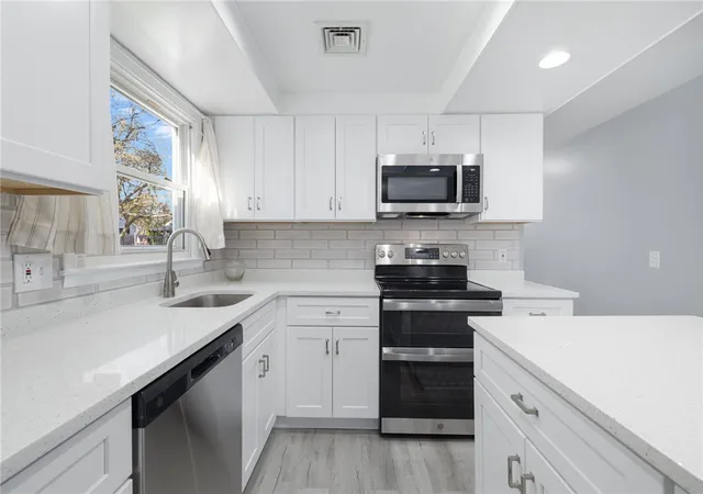 Homes for sale in Coventry, RI | 9 Long Pond Rd, Coventry, RI 02816 | MLS# 1414624