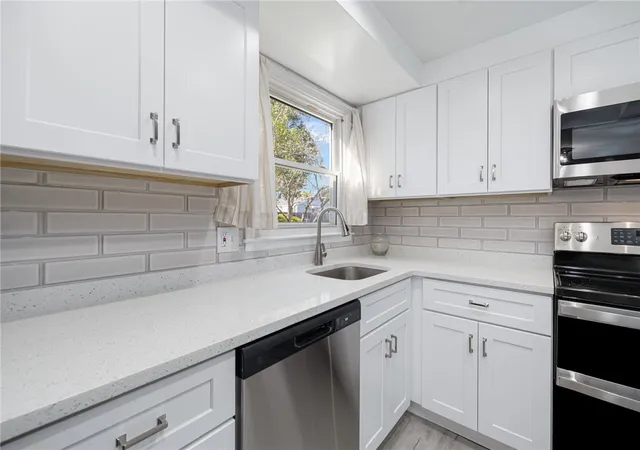 Homes for sale in Coventry, RI | 9 Long Pond Rd, Coventry, RI 02816 | MLS# 1414624