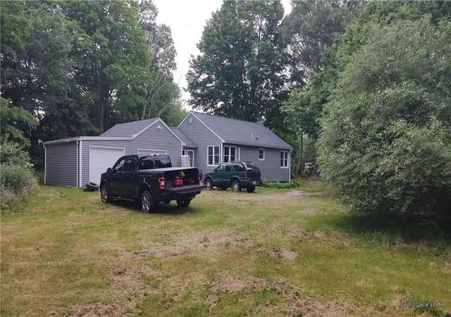 Homes for sale in Cumberland, RI | 11 Country Hill Rd, Cumberland, RI 02864 | MLS# 1414731