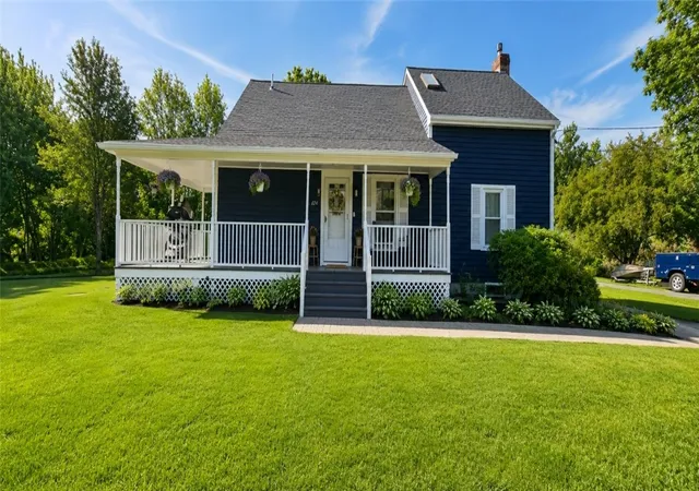 Homes for sale in North Smithfield, RI | 424 Buxton St, North Smithfield, RI 02896 | MLS# 1414632