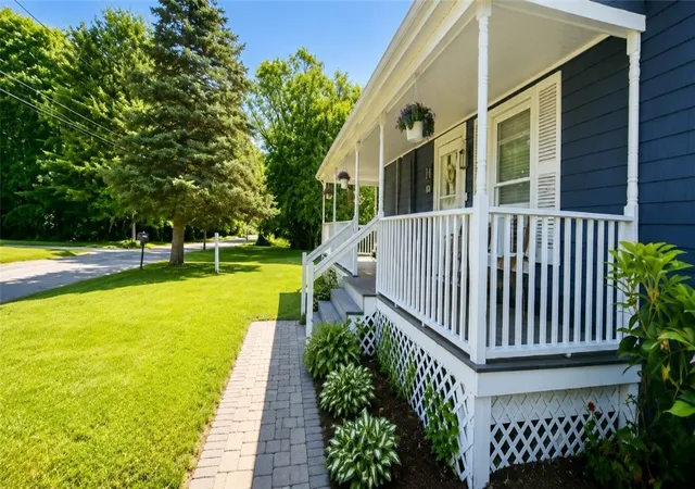 Homes for sale in North Smithfield, RI | 424 Buxton St, North Smithfield, RI 02896 | MLS# 1414632