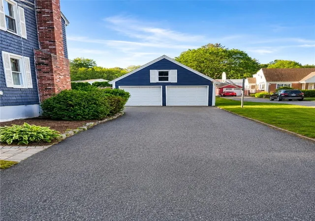 Homes for sale in North Smithfield, RI | 424 Buxton St, North Smithfield, RI 02896 | MLS# 1414632