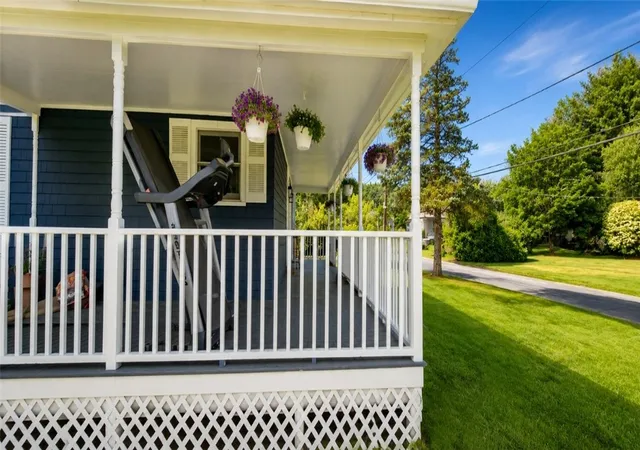 Homes for sale in North Smithfield, RI | 424 Buxton St, North Smithfield, RI 02896 | MLS# 1414632