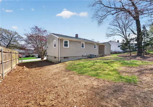 5th image of 45 Winthrop Rd, Warwick, RI 02888 | MLS# 1414770