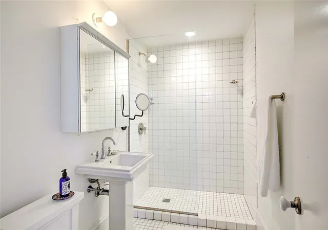 17th image of 225 Weybosset St #6, Providence, RI 02903 | MLS# 1413022