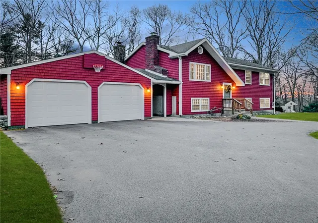 Homes for sale in Westerly, RI | 9 Hardwood Ln, Westerly, RI 02891 | MLS# 1414683