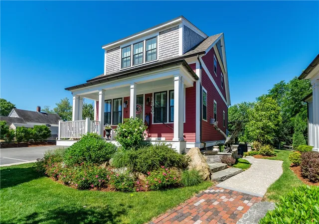 Homes for sale in East Greenwich, RI | 15 Castle St #9, East Greenwich, RI 02818 | MLS# 1414808