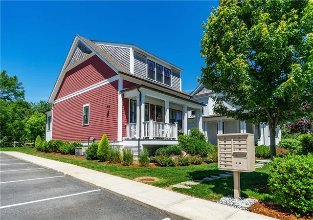 Homes for sale in East Greenwich, RI | 15 Castle St #9, East Greenwich, RI 02818 | MLS# 1414808