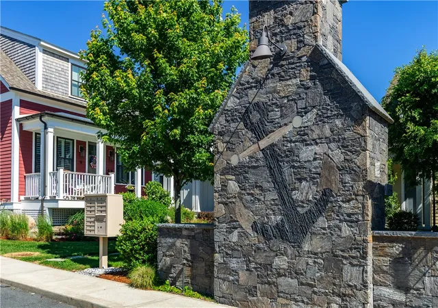 Homes for sale in East Greenwich, RI | 15 Castle St #9, East Greenwich, RI 02818 | MLS# 1414808