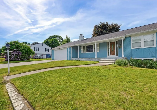 Homes for sale in North Providence, RI | 32 Brookfarm Rd, North Providence, RI 02904 | MLS# 1414828