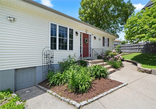 Homes for sale in Cumberland, RI | 28 Fairview Ave, Cumberland, RI 02864 | MLS# 1414416
