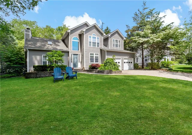 Homes for sale in North Kingstown, RI | 134 Wickham Rd, North Kingstown, RI 02852 | MLS# 1414682