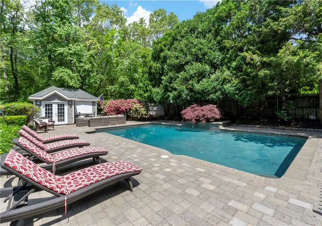 Homes for sale in North Kingstown, RI | 134 Wickham Rd, North Kingstown, RI 02852 | MLS# 1414682