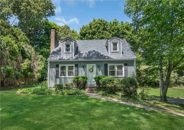 Homes for sale in North Kingstown, RI | 27 Fairway Dr, North Kingstown, RI 02852 | MLS# 1414653