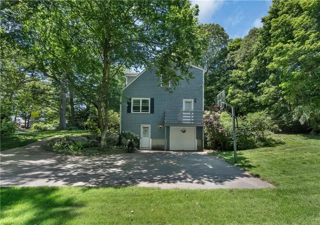 Homes for sale in North Kingstown, RI | 27 Fairway Dr, North Kingstown, RI 02852 | MLS# 1414653