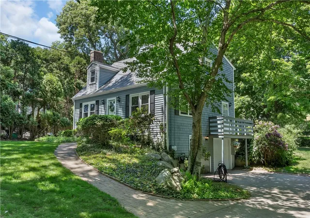 Homes for sale in North Kingstown, RI | 27 Fairway Dr, North Kingstown, RI 02852 | MLS# 1414653