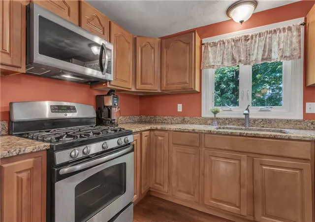 Homes for sale in North Kingstown, RI | 27 Fairway Dr, North Kingstown, RI 02852 | MLS# 1414653