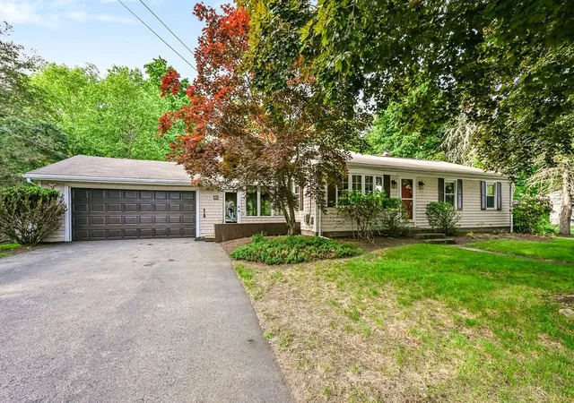 Homes for sale in Cumberland, RI | 59 Orchard Dr, Cumberland, RI 02864 | MLS# 1414823