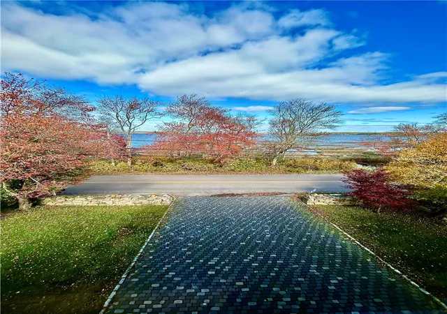 Homes for sale in South Kingstown, RI | 608 Wordens Pond Rd, South Kingstown, RI 02879 | MLS# 1414885